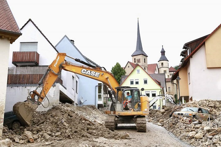 aufraeumarbeiten flutkatastrophe braunsbach